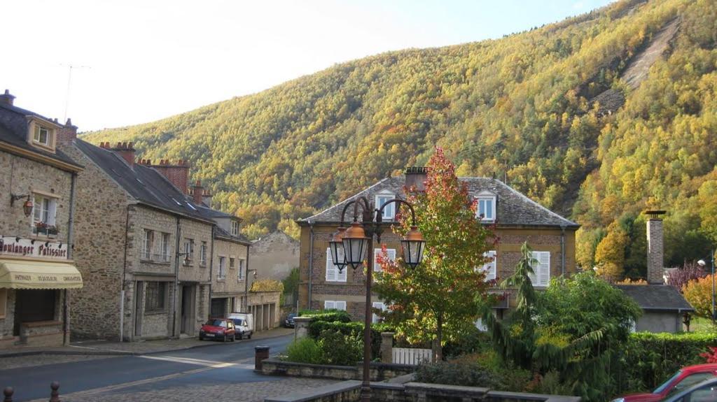 Gîte de vac’s et d’affaires à Monthermé Exterior foto